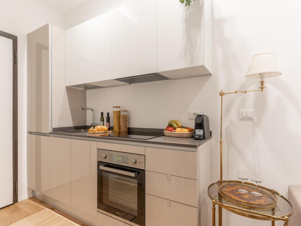 The Best Rent - Gorgeous One-Bedroom Apartment In Ticinese Милан Экстерьер фото