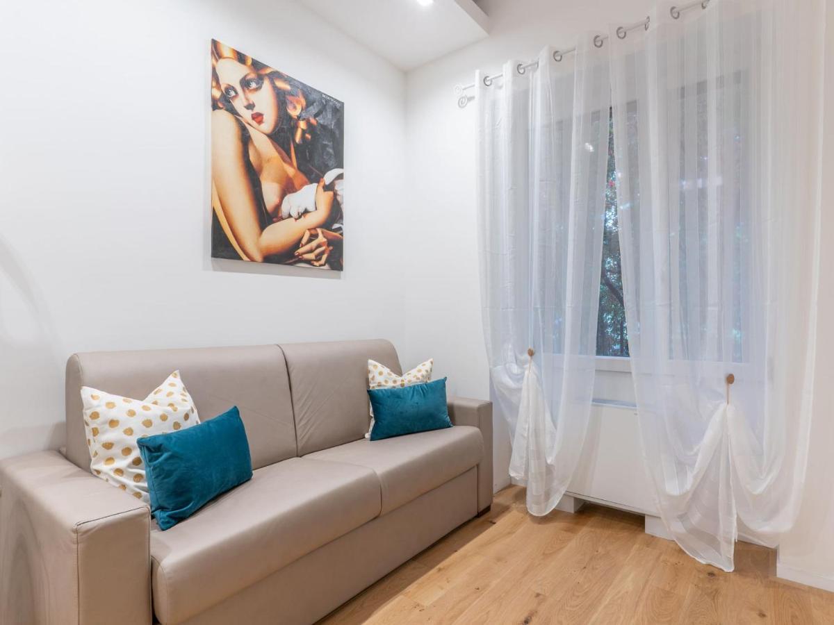 The Best Rent - Gorgeous One-Bedroom Apartment In Ticinese Милан Экстерьер фото