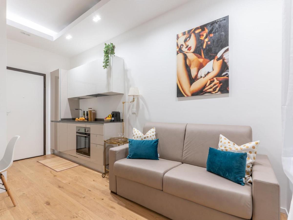 The Best Rent - Gorgeous One-Bedroom Apartment In Ticinese Милан Экстерьер фото