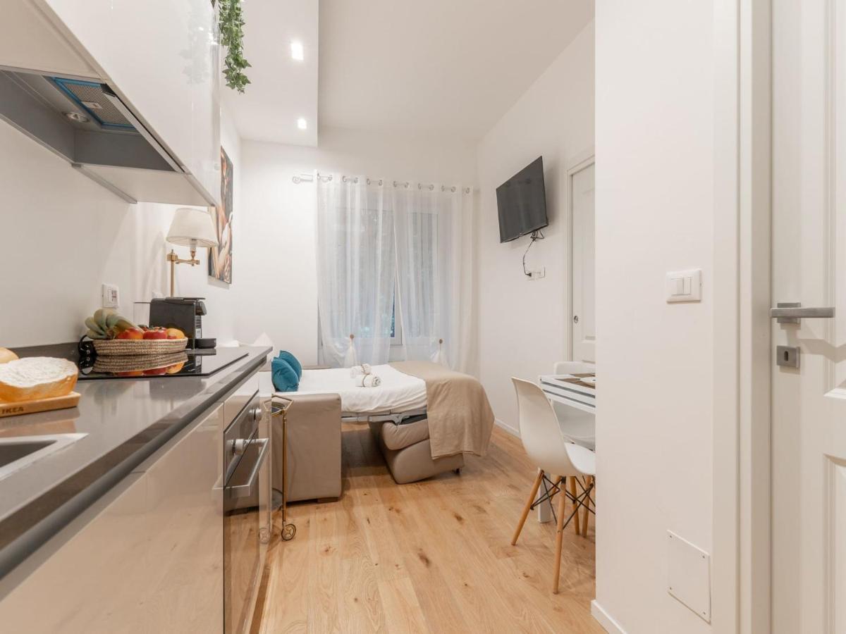The Best Rent - Gorgeous One-Bedroom Apartment In Ticinese Милан Экстерьер фото