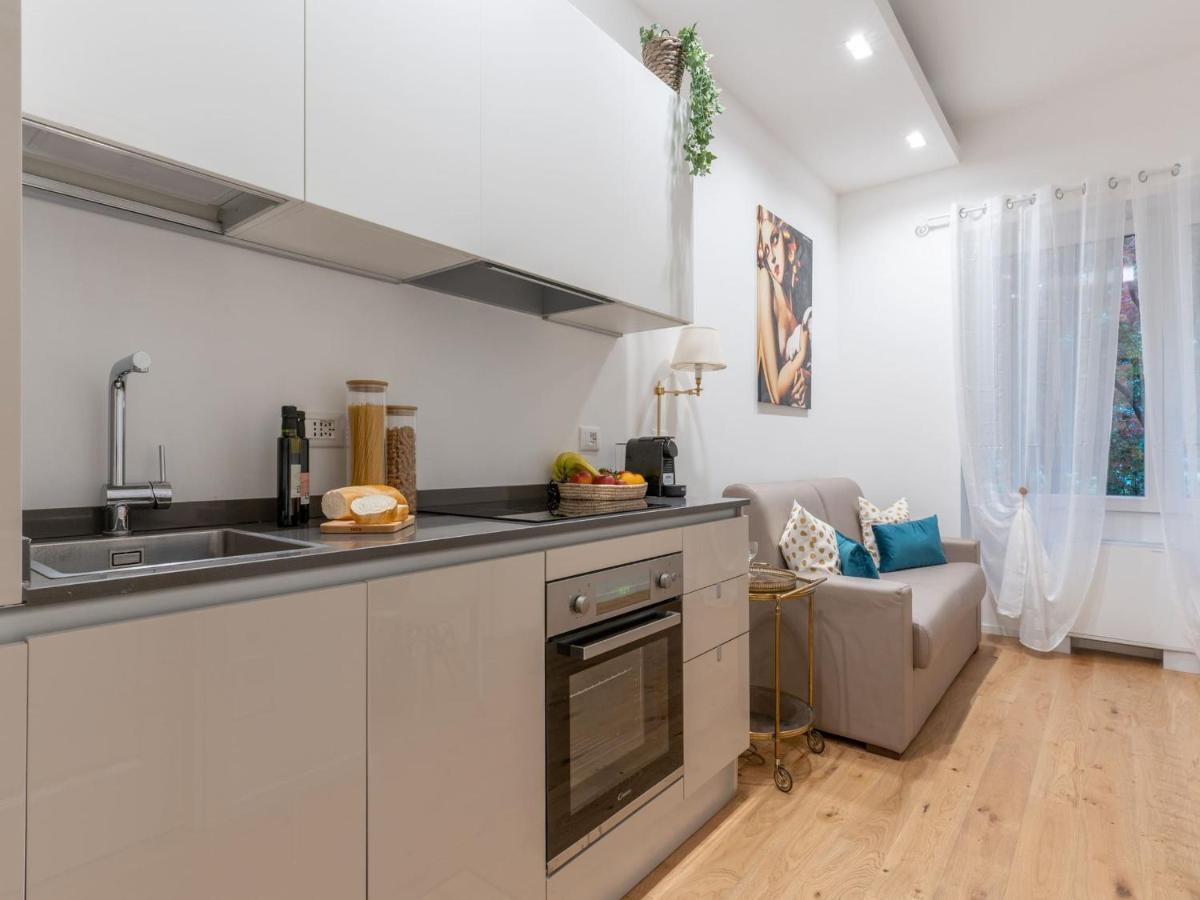 The Best Rent - Gorgeous One-Bedroom Apartment In Ticinese Милан Экстерьер фото