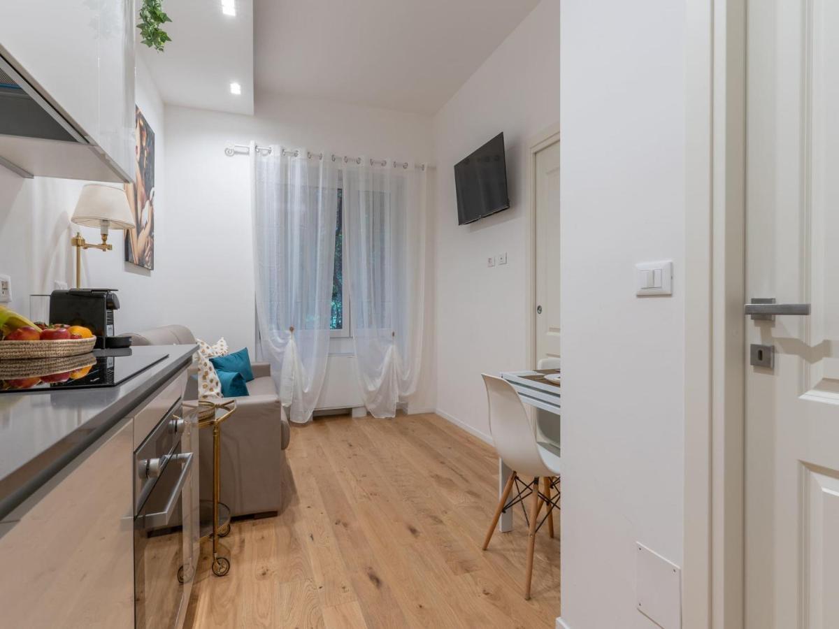 The Best Rent - Gorgeous One-Bedroom Apartment In Ticinese Милан Экстерьер фото